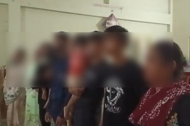 পাটগ্রাম সীমান্তে নারী-শিশুসহ ৯ জনকে পুশইন