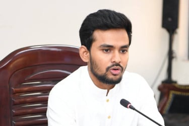 নির্বাচনকালীন সরকারে থাকছেন না আসিফ মাহমুদ