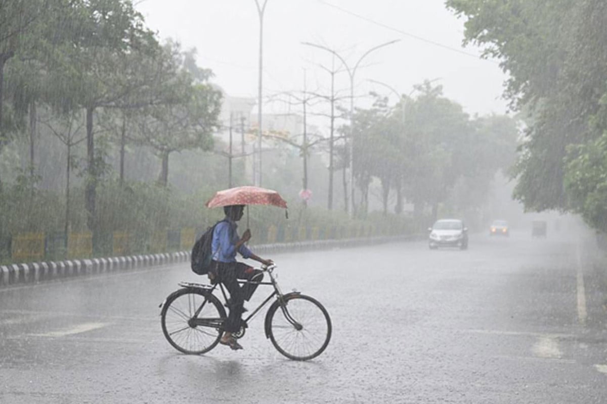 সন্ধ্যার মধ্যে ৪ বিভাগে অতিভারি বৃষ্টির আভাস