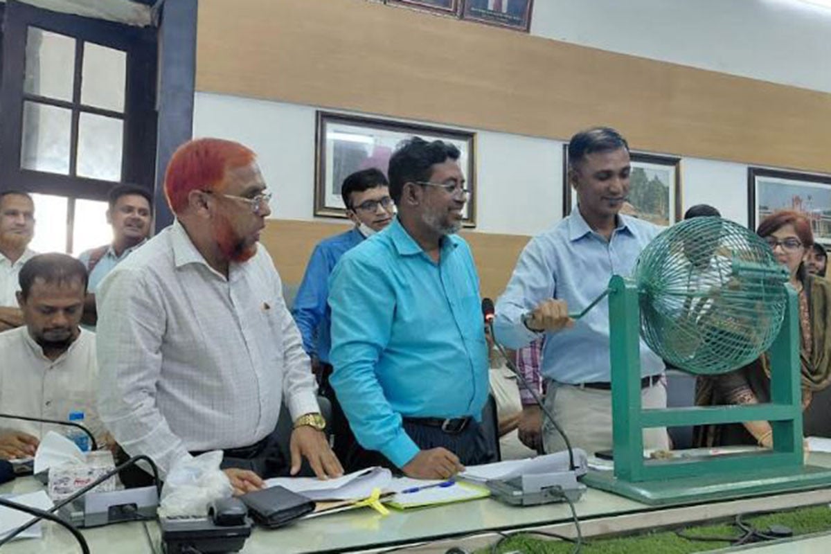 গাজীপুরে লটারি মাধ্যমে ৪০ জন 
ওএমএস ডিলার নিয়োগ