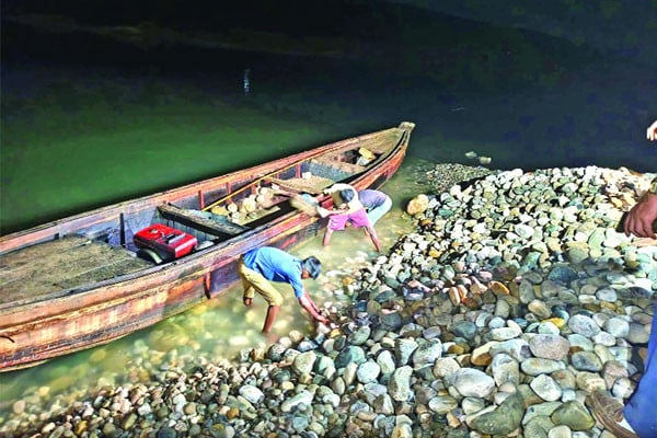 সাদাপাথরের কেরামতি