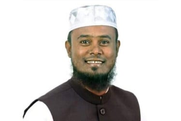 সাদাপাথর লুটের ঘটনায় ইউপি চেয়ারম্যান আলমগীর গ্রেফতার