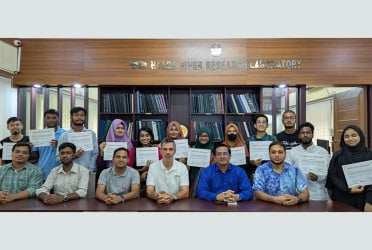 ডলফিন সংরক্ষণ ও গবেষণায় চবির শিক্ষার্থীদের প্রশিক্ষণ