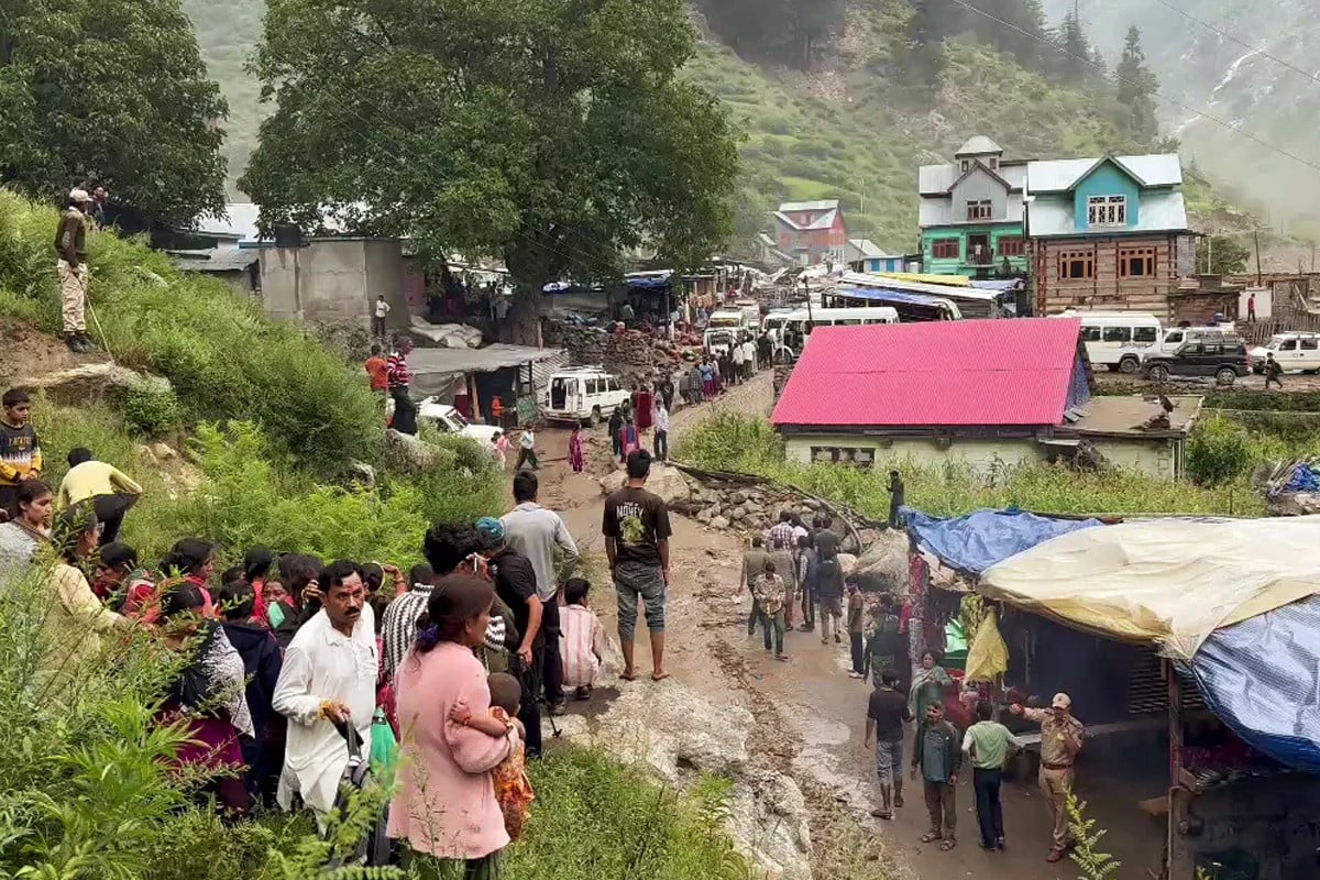 কাশ্মীরে হড়কা বানে এখনও নিখোঁজ দুই শতাধিক