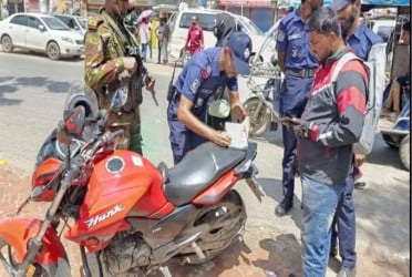 চাঁদপুরে যানবাহনে যৌথ বাহিনীর তল্লাশি