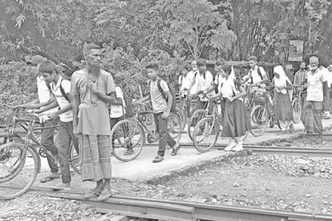 অরক্ষিত রেলগেট বেড়েছে প্রাণহানি