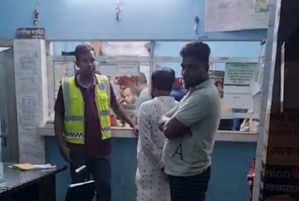 খুলনার রূপসায় কৃষি ব্যাংকের ভল্ট ভেঙে ১৬ লাখ টাকা লুট