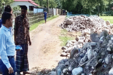 গোয়াইনঘাট থেকে আরও আড়াই হাজার ঘনফুট সাদা পাথর জব্দ