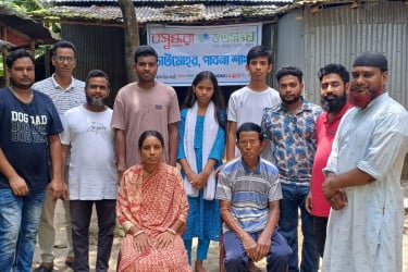 শ্রমিকের কাজ করা সেই শিক্ষক গয়ানাথ সরকারের পাশে বসুন্ধরা শুভসংঘ