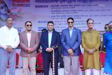 ধর্মীয় সম্প্রীতি ও ঐক্যের বার্তা নিয়ে জন্মাষ্টমী উৎসবে তিন বাহিনী প্রধান