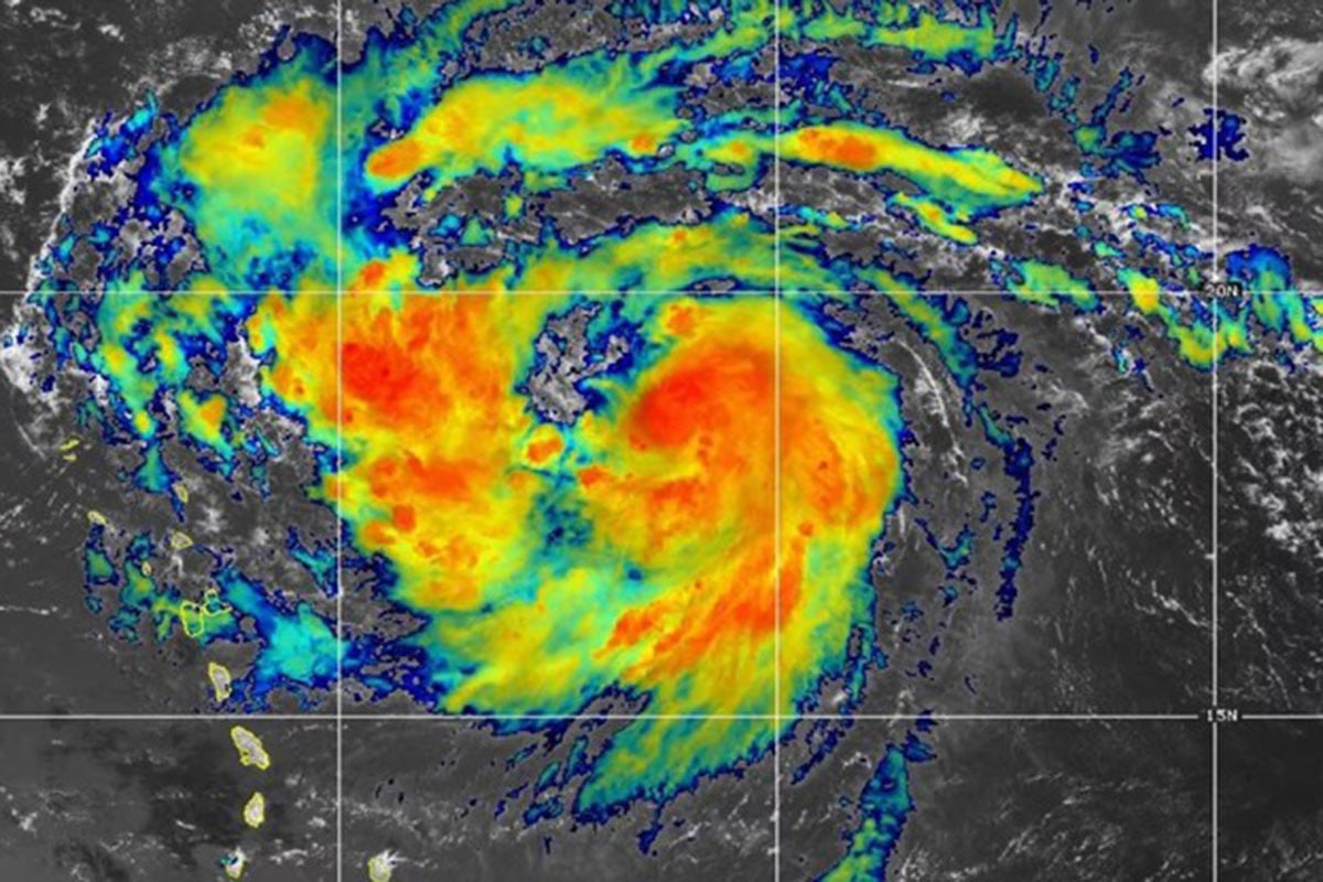 ঘণ্টায় ২৬০ কিমি বেগে এগোচ্ছে ক্যাটাগরি-৫ হ্যারিকেন এরিন