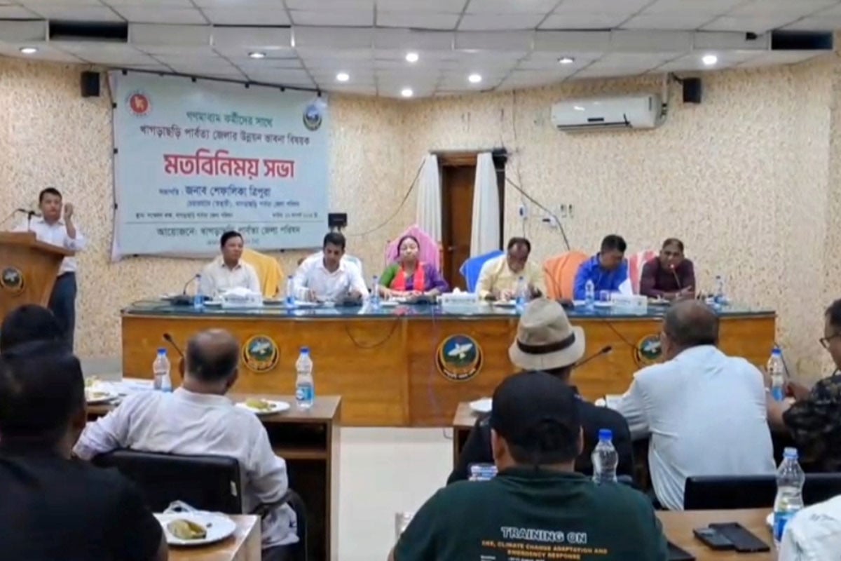 খাগড়াছড়িতে সাংবাদিকদের সাথে জেলা পরিষদের মতবিনিময়