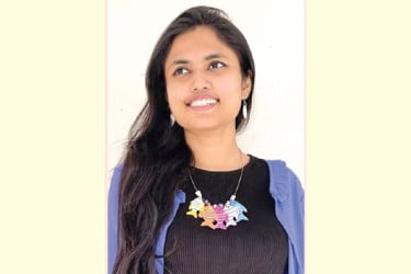 ডিজাইনার কনিকার পোশাকে মিস ওয়ার্ল্ডে অংশগ্রহণ