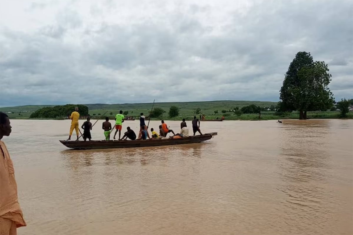 নাইজেরিয়ায় নৌকা ডুবে নিখোঁজ ৪০