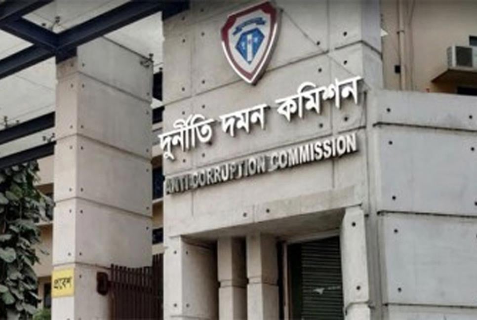 ওয়াকিটকি ক্রয়ে অনিয়ম : ডিএনসিসিতে দুদকের অভিযান