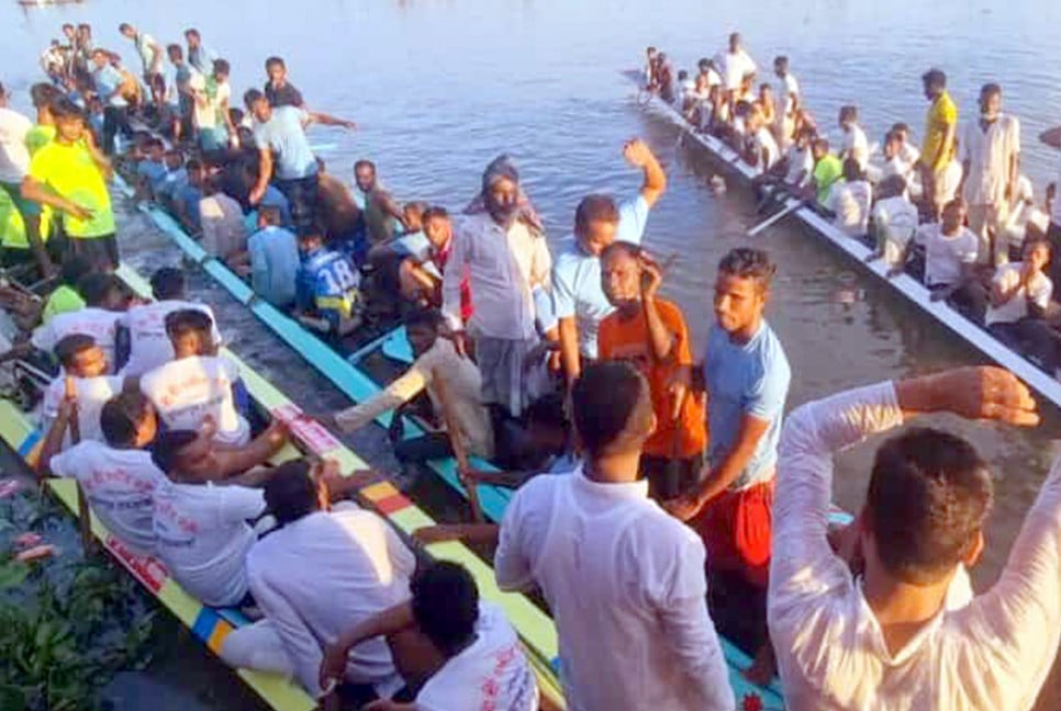 হবিগঞ্জে ঐতিহ্যবাহী নৌকা বাইচ প্রতিযোগিতা