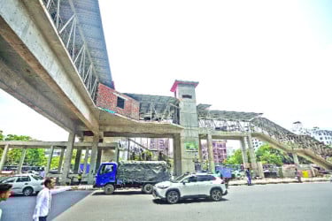 বিআরটি নিয়ে বেকায়দায় সরকার