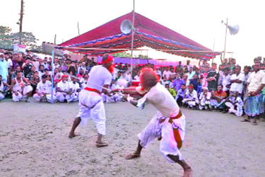 ঐতিহ্যবাহী লাঠিখেলা