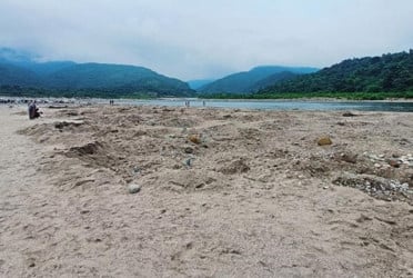 পাথর লুটে নেপথ্যে যারা