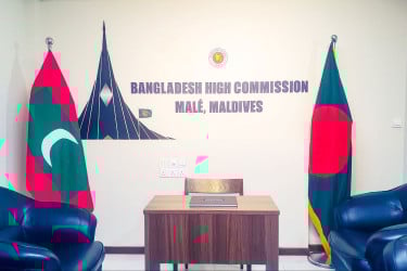 মালদ্বীপে ভ্রমণ ভিসায় গিয়ে কাজ করলে জেল-জরিমানা