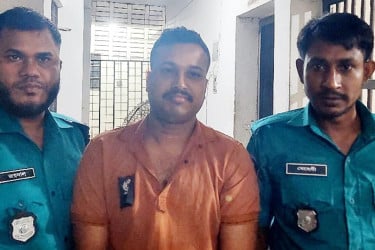 সাবেক বাণিজ্যমন্ত্রী টিপু মুনশির ব্যক্তিগত সহকারী গ্রেফতার