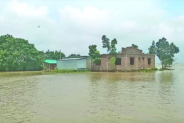 বন্যাদুর্গত এলাকায় শুকনা খাবারের তীব্র সংকট