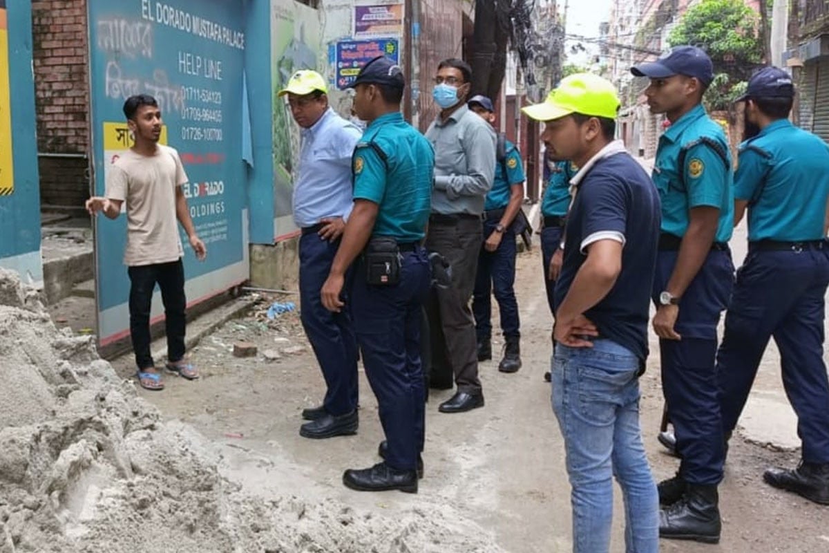 দেশজুড়ে অভিযানে ১২২০ কেজি নিষিদ্ধ পলিথিন জব্দ