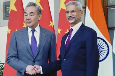 ভারতের উপর থেকে বাণিজ্য নিষেধাজ্ঞা প্রত্যাহার করল চীন