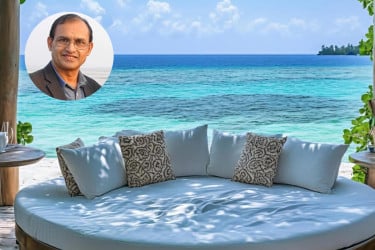 সরকারি উপহার থেকে আযান: মালদ্বীপে মানবিকতার পাঠ