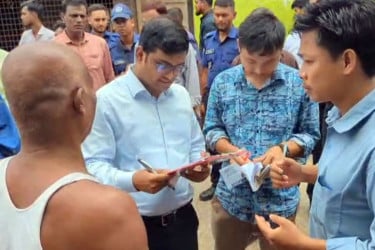 খাগড়াছড়ি পৌর শহরে অবৈধ স্থাপনা উচ্ছেদ