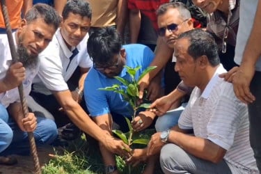 মাদারীপুরে স্বেচ্ছাসেবক দলের প্রতিষ্ঠাবার্ষিকী পালিত