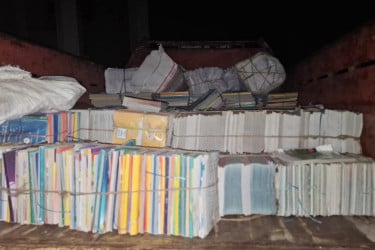 সরকারি বই বিক্রি, কক্সবাজারে গ্রেফতার ৪