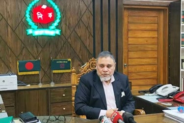 প্রবাসীদের ভোটার কার্যক্রম দেখতে কানাডা যাচ্ছেন সিইসি