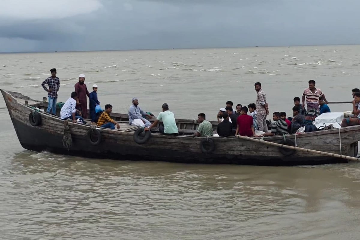 সমুদ্র বন্দরে ৩ নম্বর সতর্ক সংকেত, ভোলার ১০ রুটে নৌ চলাচল বন্ধ