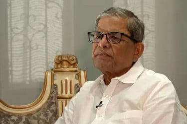 চিকিৎসা শেষে দেশে ফিরে অসুস্থ ফখরুল, ভর্তি হাসপাতালে