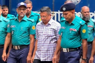 ট্রাইব্যুনালে সাবেক আইজিপি মামুন