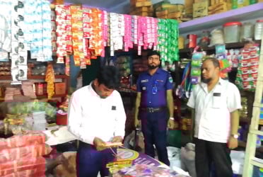 চুয়াডাঙ্গায় ভোক্তার অভিযানে দুই প্রতিষ্ঠানকে জরিমানা