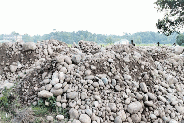 সিলেটে পাথর লুট, রিপোর্ট দিয়েছে তদন্ত কমিটি