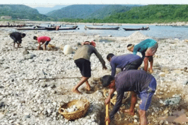 সাদাপাথর লুটপাটে ১৩৭ জন জড়িত: তদন্ত প্রতিবেদন