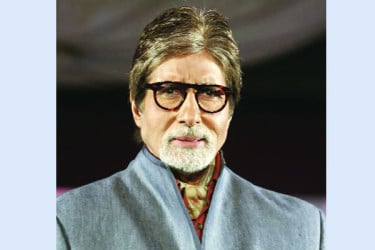 ভারসাম্য হারাচ্ছেন অমিতাভ বচ্চন