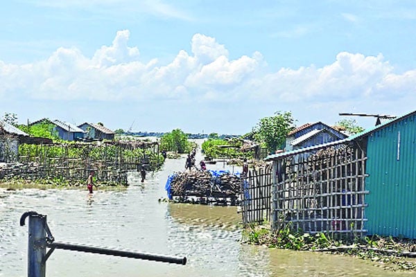 কয়েক জেলায় এখনো বন্যা দুর্ভোগ