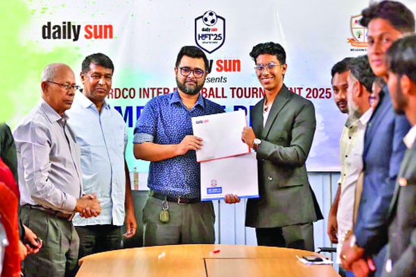 ডেইলি সানের ইংলিশ মিডিয়াম ফুটবল টুর্নামেন্ট