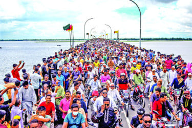 তিস্তার বুকে চালু স্বপ্নের মওলানা ভাসানী সেতু