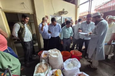 অস্বাস্থ্যকর পরিবেশে খাদ্য উৎপাদন, ঢাকা বেকারিকে জরিমানা