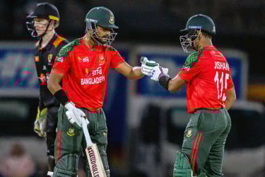 বাঁচা-মরার লড়াইয়ে টস হেরে ব্যাটিংয়ে বাংলাদেশ ‘এ’