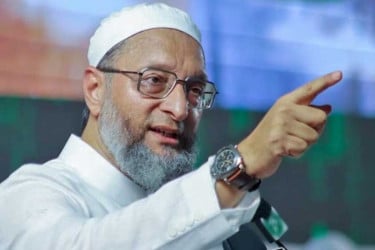 ভারতে ‘শেখ হাসিনাকে দিয়েই অভিযান শুরু’ করার দাবি আসাদউদ্দিন ওয়াইসির