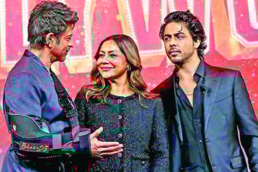একমঞ্চে শাহরুখ পরিবার