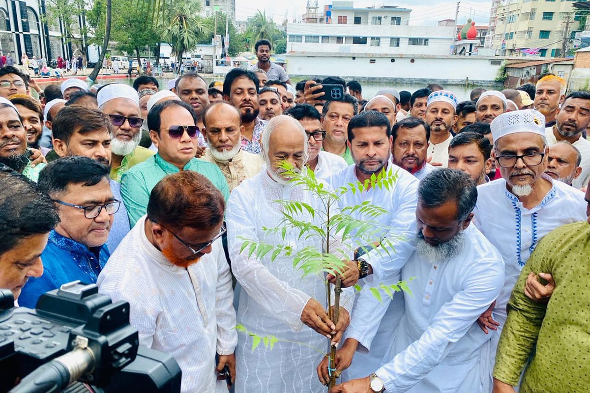 বিএনপির ৪৭তম প্রতিষ্ঠাবার্ষিকীতে উত্তরখানে বৃক্ষরোপণ কর্মসূচি
