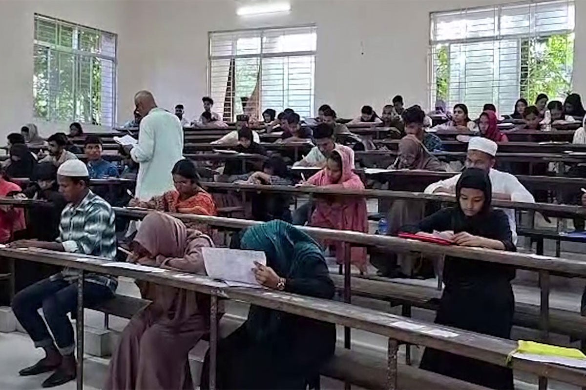 ঢাকা কেন্দ্রীয় বিশ্ববিদ্যালয়ের প্রথম ভর্তি পরীক্ষা অনুষ্ঠিত