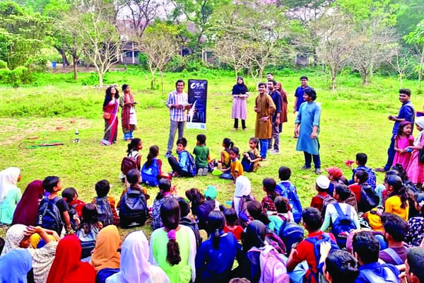 সুবিধাবঞ্চিত শিক্ষার্থীদের পাশে ‘কিন’